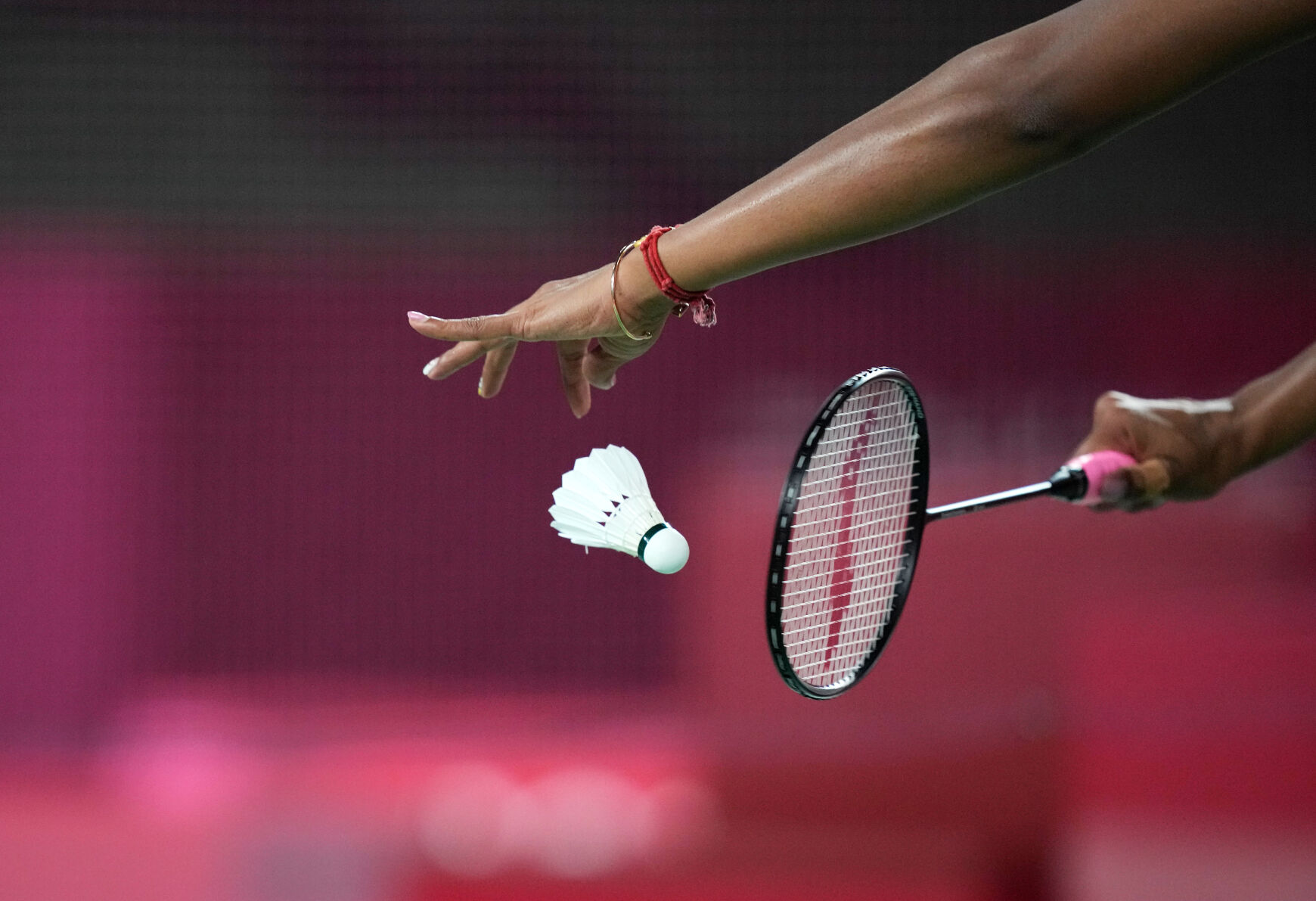 Pursarla V. Sindhu serves